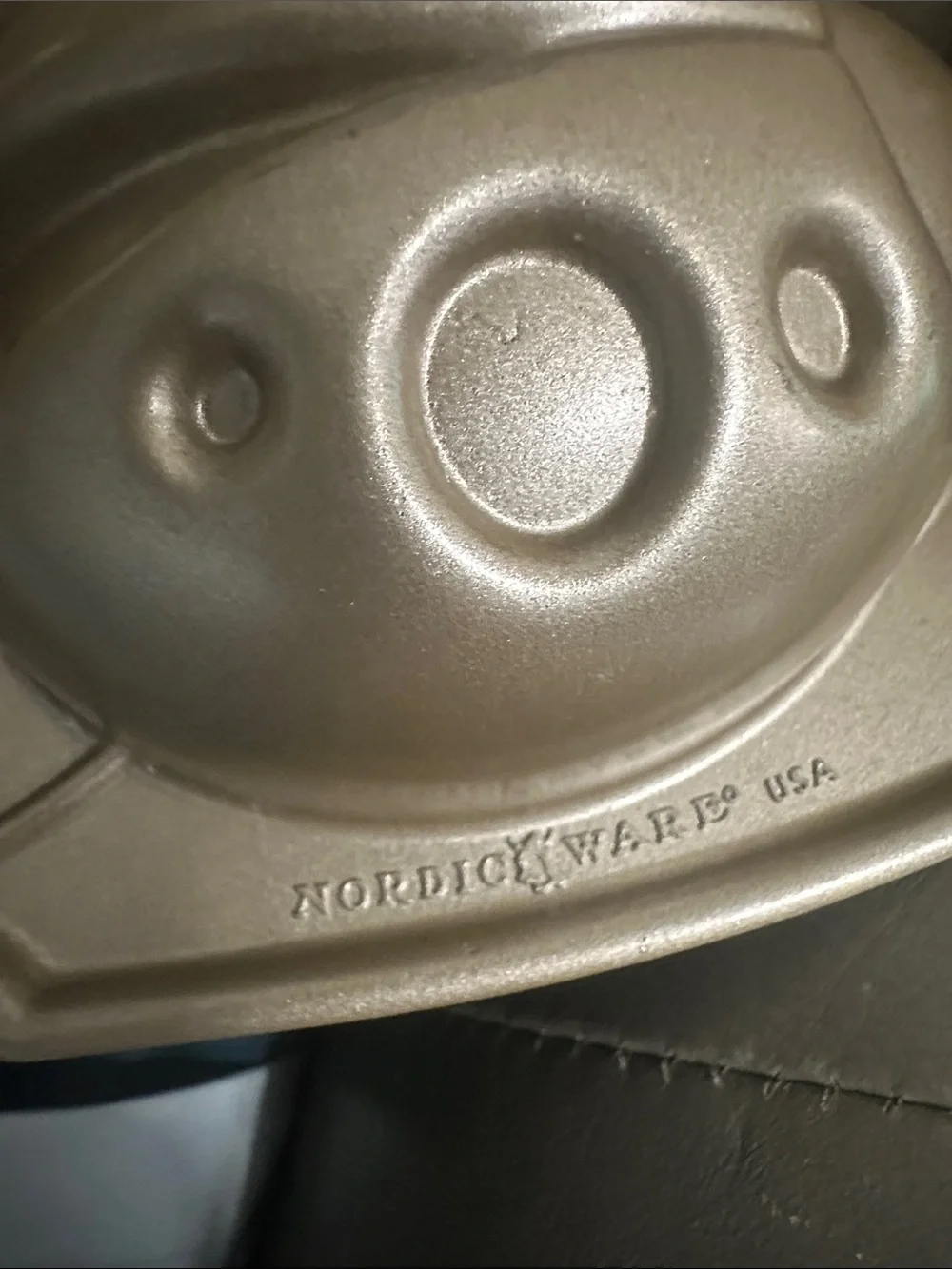 Appears New Nordic Wear Backyard Bugs Cake Pan